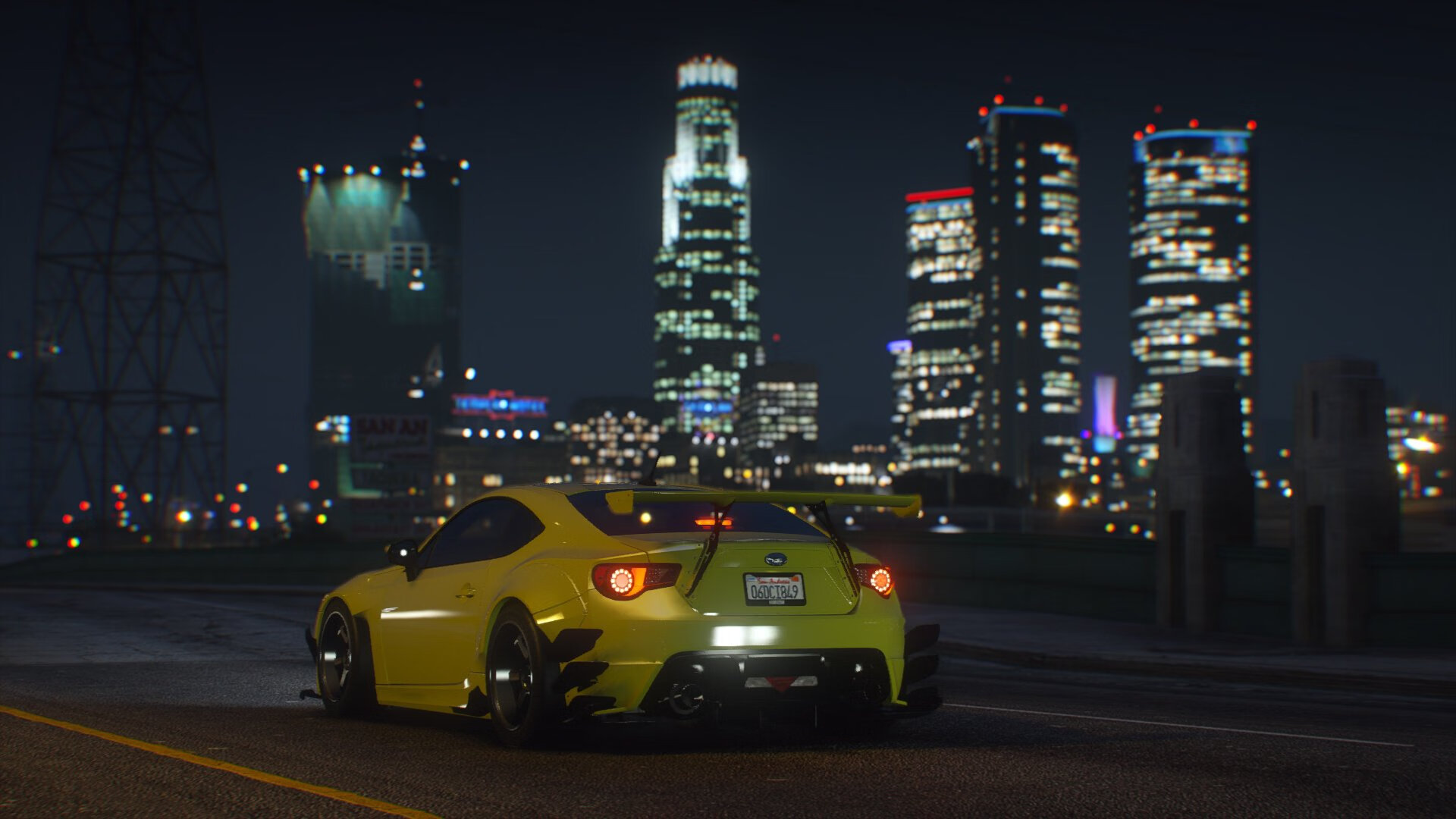 “三叉湖游泳馆：水上救生选手挑战极速反应与高难度救援”