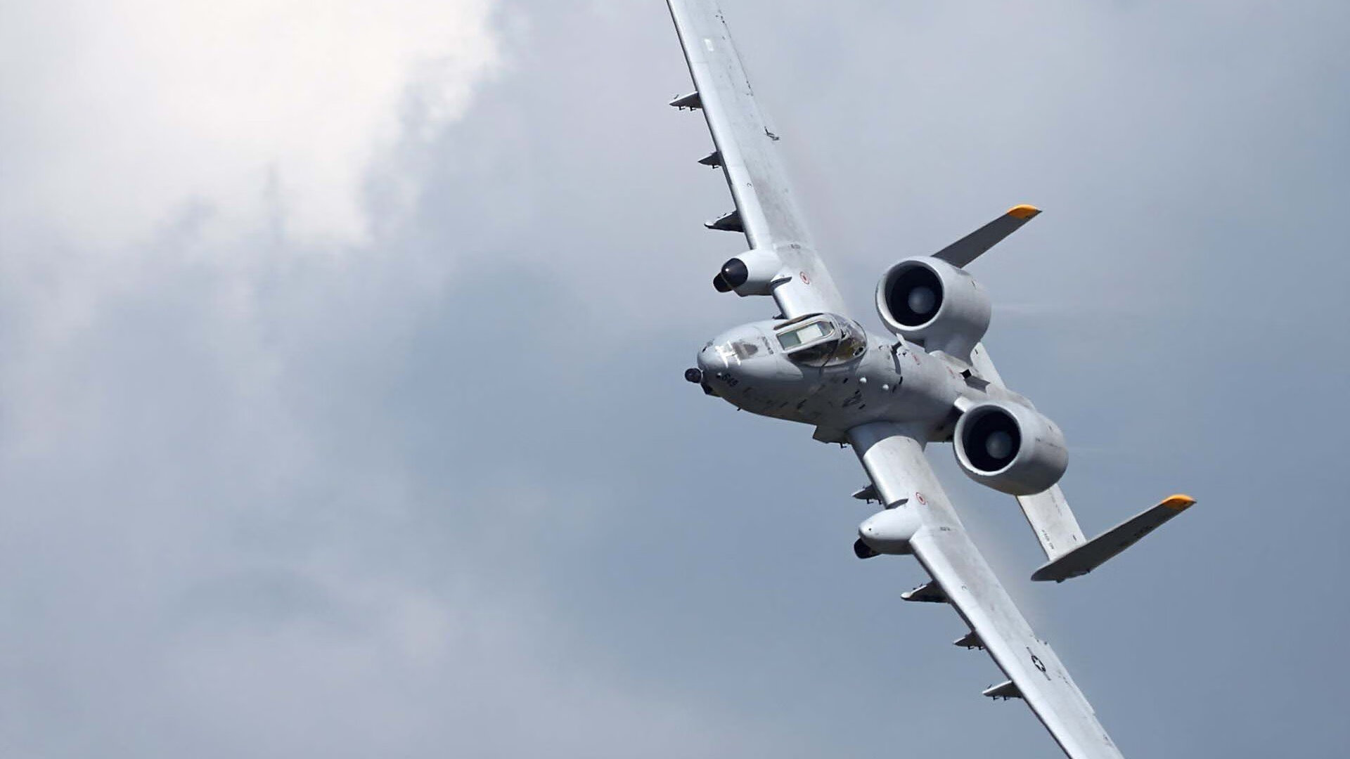 都灵中前场多点联动提升进攻效率,都灵队前锋