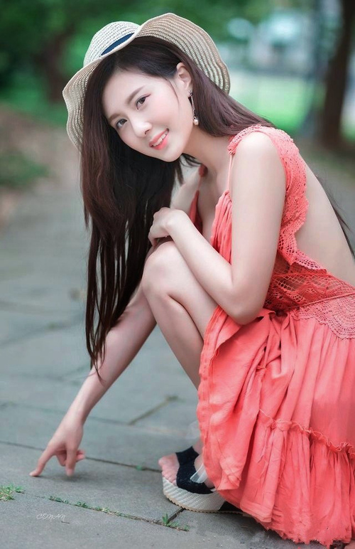 国际足球界推出新比赛规则，增强比赛观赏性和公平性，对于国际足球的赛事比赛球必须有什么标志