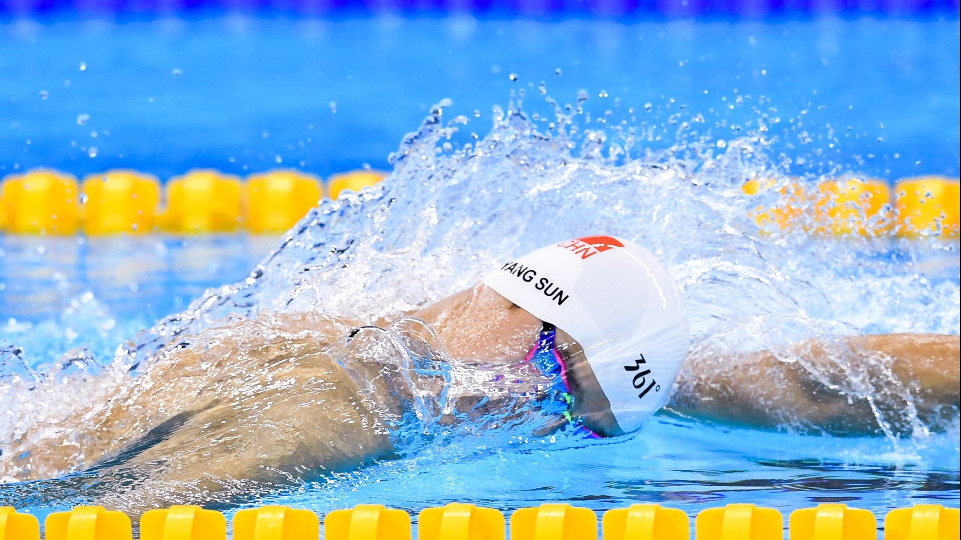 约翰·恩多耶-布鲁阿尔以坚韧精神挑战极限,恩内斯特·布鲁佛