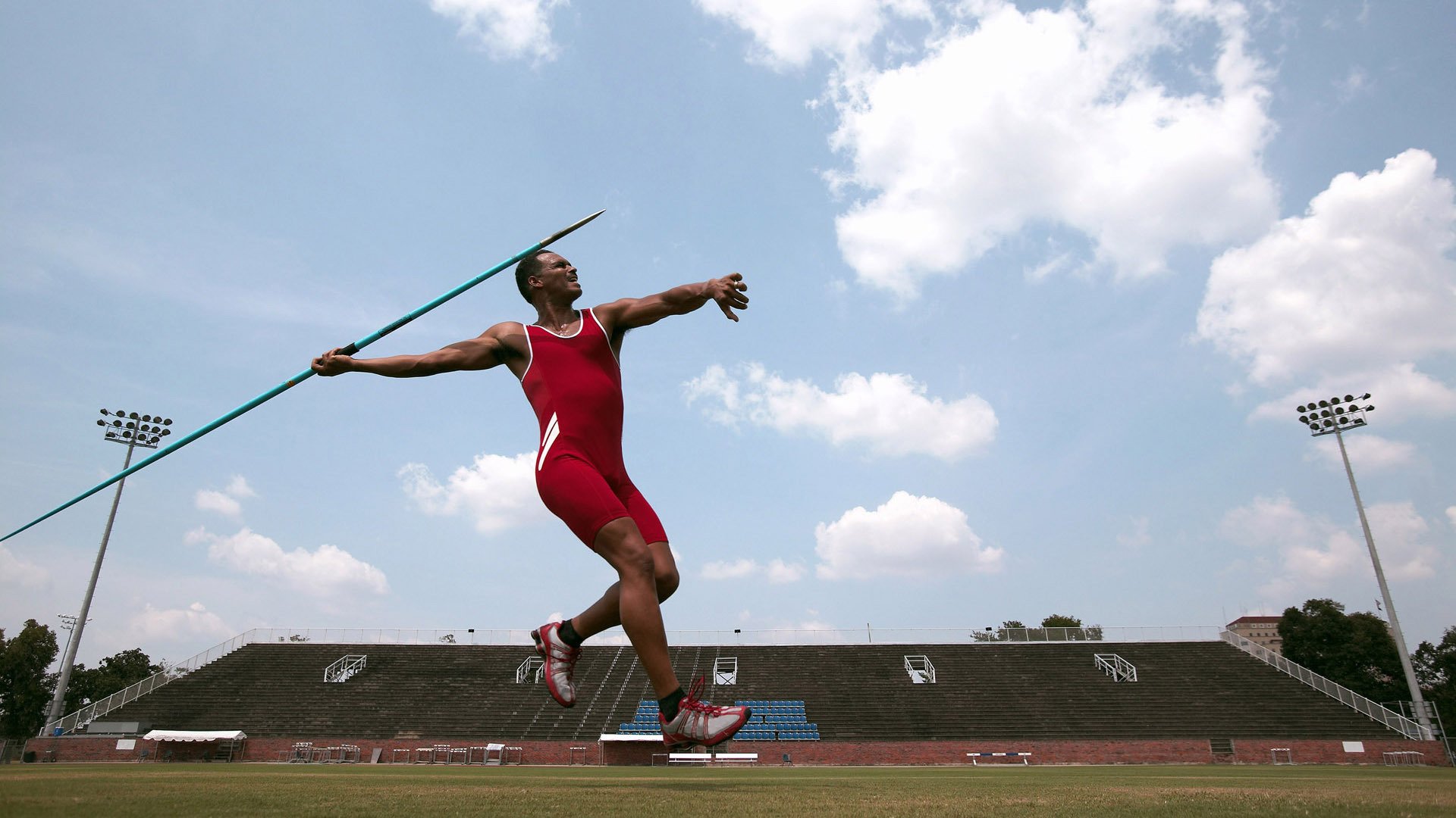 “滚球赛：三叉湖赛场技术与策略并存，挑战极限”